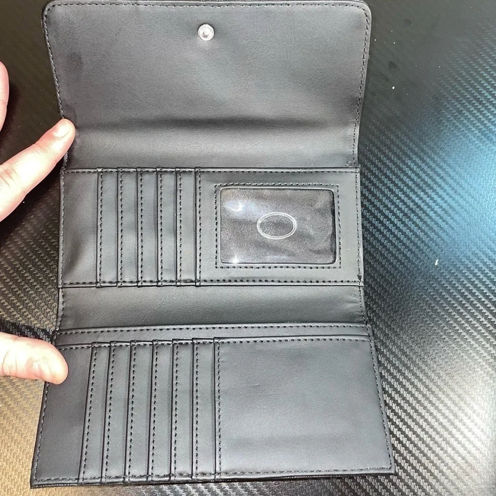 G by Guess Wallet Trifold Multi Pockets Clear ID Slot Faux Leather Big G Logo